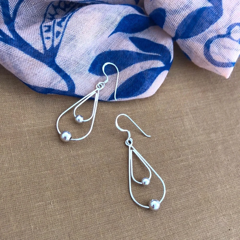 Teardrop and Beads Earring - Picture 3 of 3